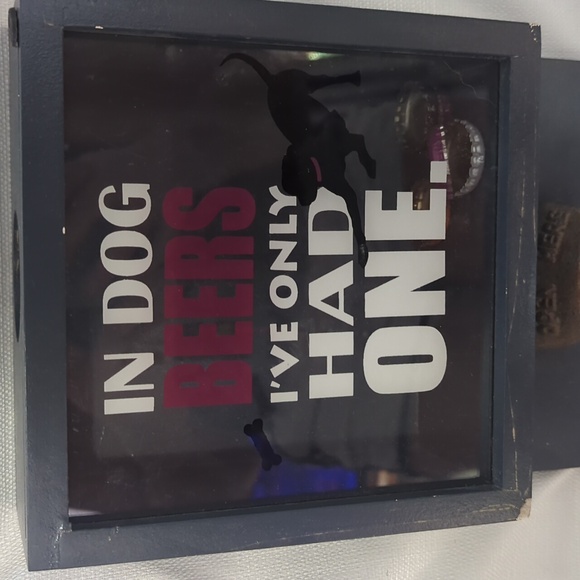 WALL MOUNTED OPENER WITH CAP COLLECTOR - Picture 2 of 6